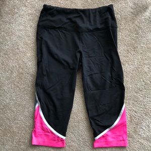 Victoria Sport knockout crop pant
